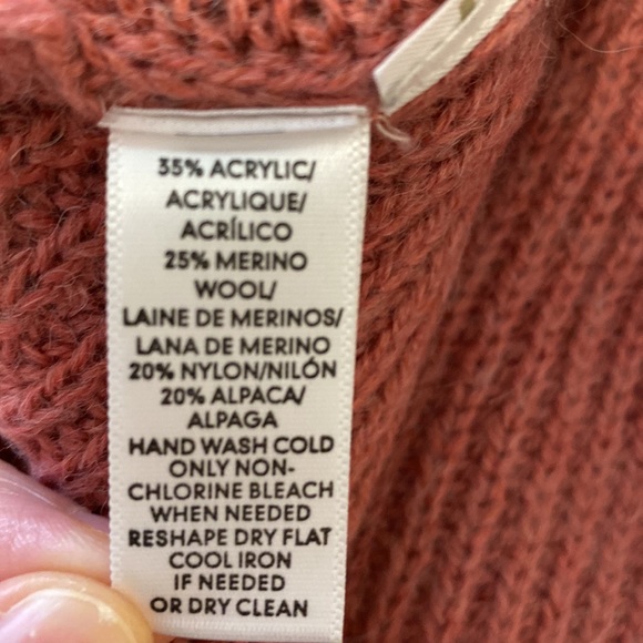 Beautiful Lou&Grey open-back turtleneck sweater - Picture 4 of 6